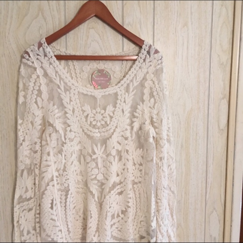 Gorgeous Lace Top - Picture 4 of 7